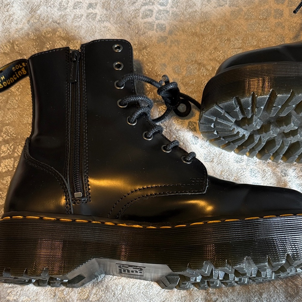 Dr. Martens Jadon Boot Smooth Leather Platforms NWOT - Picture 8 of 9